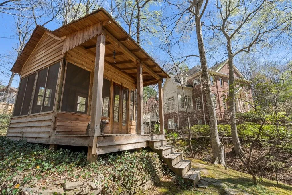 220 Sheridan Point Lane, Atlanta, Georgia 30342, 5 Bedrooms Bedrooms, ,5 BathroomsBathrooms,Residential,Sold,220 Sheridan Point Lane,7548366