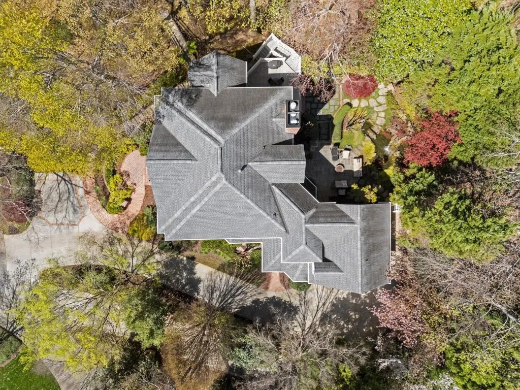 220 Sheridan Point Lane, Atlanta, Georgia 30342, 5 Bedrooms Bedrooms, ,5 BathroomsBathrooms,Residential,Sold,220 Sheridan Point Lane,7548366