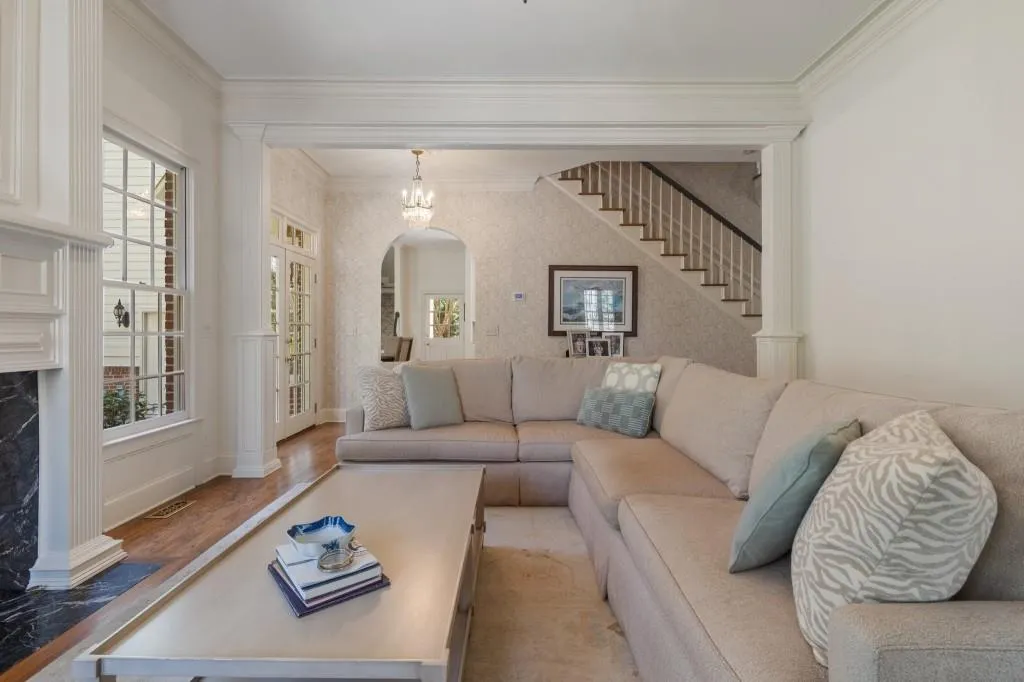 220 Sheridan Point Lane, Atlanta, Georgia 30342, 5 Bedrooms Bedrooms, ,5 BathroomsBathrooms,Residential,Sold,220 Sheridan Point Lane,7548366