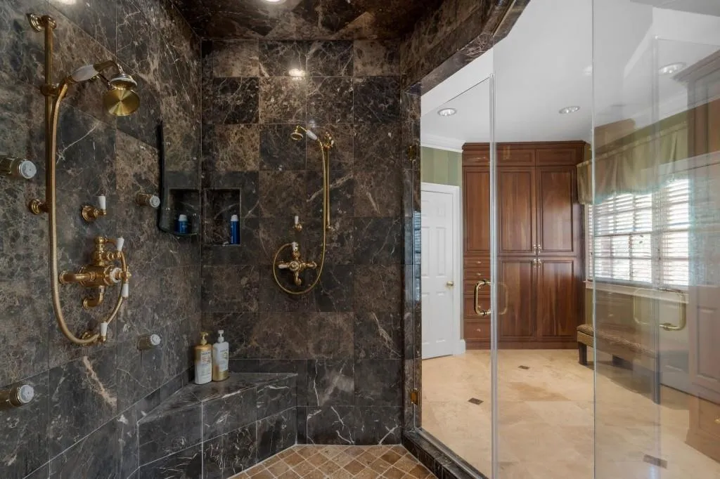 220 Sheridan Point Lane, Atlanta, Georgia 30342, 5 Bedrooms Bedrooms, ,5 BathroomsBathrooms,Residential,Sold,220 Sheridan Point Lane,7548366