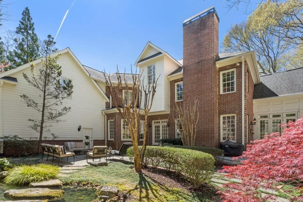 220 Sheridan Point Lane, Atlanta, Georgia 30342, 5 Bedrooms Bedrooms, ,5 BathroomsBathrooms,Residential,Sold,220 Sheridan Point Lane,7548366
