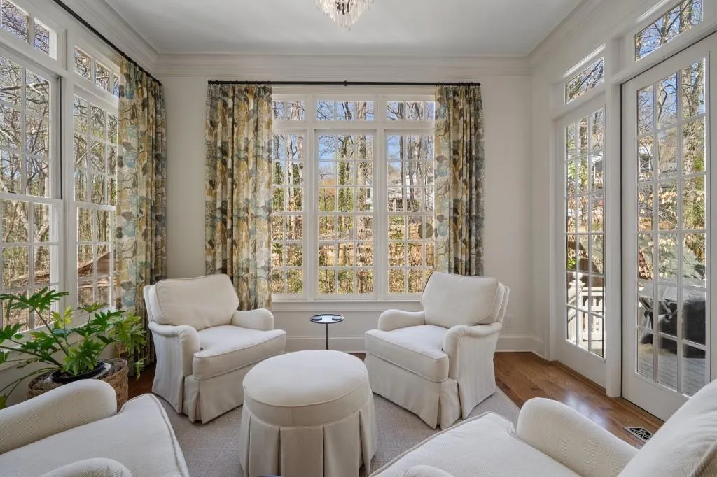 220 Sheridan Point Lane, Atlanta, Georgia 30342, 5 Bedrooms Bedrooms, ,5 BathroomsBathrooms,Residential,Sold,220 Sheridan Point Lane,7548366