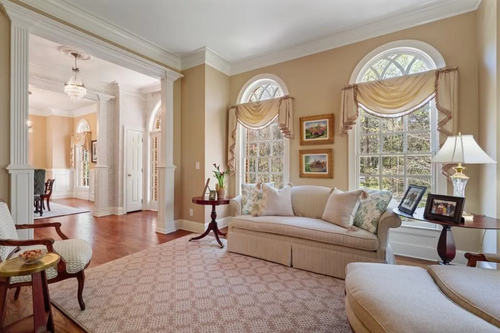 220 Sheridan Point Lane, Atlanta, Georgia 30342, 5 Bedrooms Bedrooms, ,5 BathroomsBathrooms,Residential,Sold,220 Sheridan Point Lane,7548366