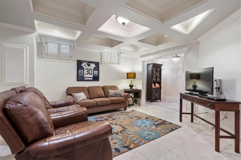 220 Sheridan Point Lane, Atlanta, Georgia 30342, 5 Bedrooms Bedrooms, ,5 BathroomsBathrooms,Residential,Sold,220 Sheridan Point Lane,7548366