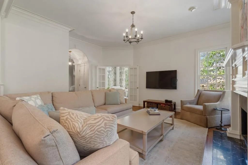 220 Sheridan Point Lane, Atlanta, Georgia 30342, 5 Bedrooms Bedrooms, ,5 BathroomsBathrooms,Residential,Sold,220 Sheridan Point Lane,7548366