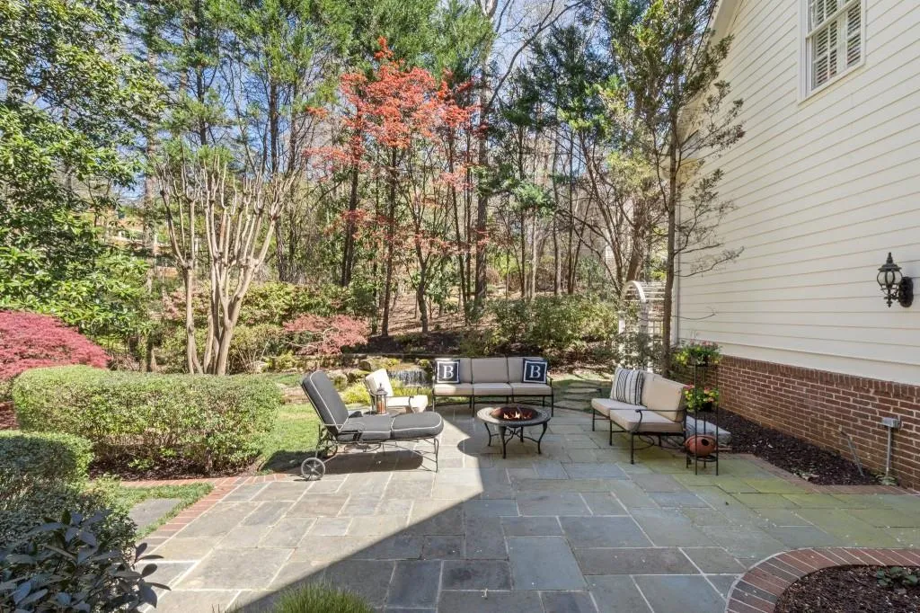 220 Sheridan Point Lane, Atlanta, Georgia 30342, 5 Bedrooms Bedrooms, ,5 BathroomsBathrooms,Residential,Sold,220 Sheridan Point Lane,7548366