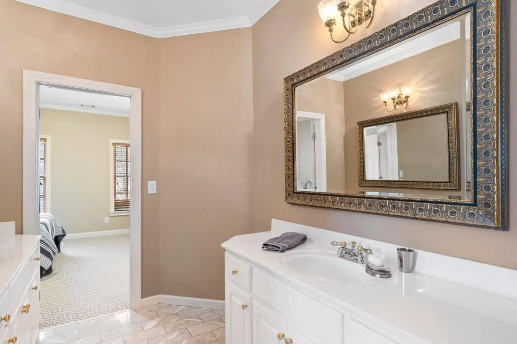 220 Sheridan Point Lane, Atlanta, Georgia 30342, 5 Bedrooms Bedrooms, ,5 BathroomsBathrooms,Residential,Sold,220 Sheridan Point Lane,7548366
