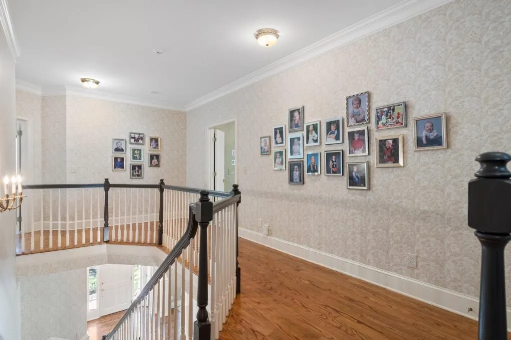 220 Sheridan Point Lane, Atlanta, Georgia 30342, 5 Bedrooms Bedrooms, ,5 BathroomsBathrooms,Residential,Sold,220 Sheridan Point Lane,7548366