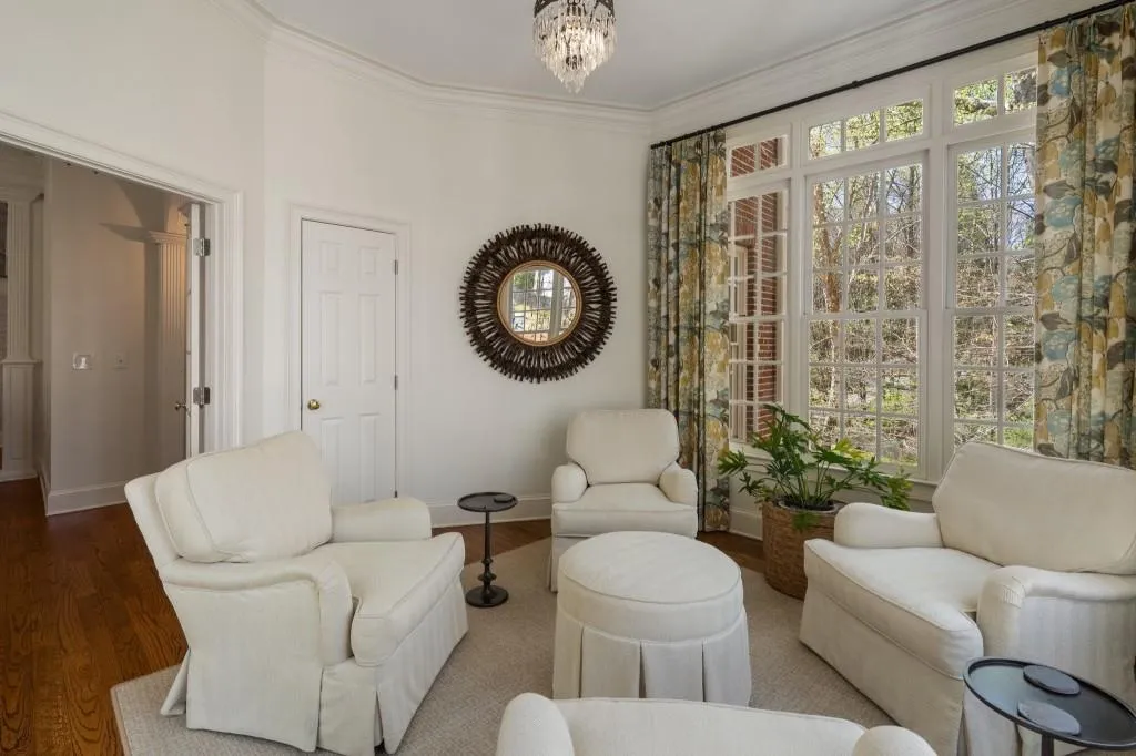 220 Sheridan Point Lane, Atlanta, Georgia 30342, 5 Bedrooms Bedrooms, ,5 BathroomsBathrooms,Residential,Sold,220 Sheridan Point Lane,7548366