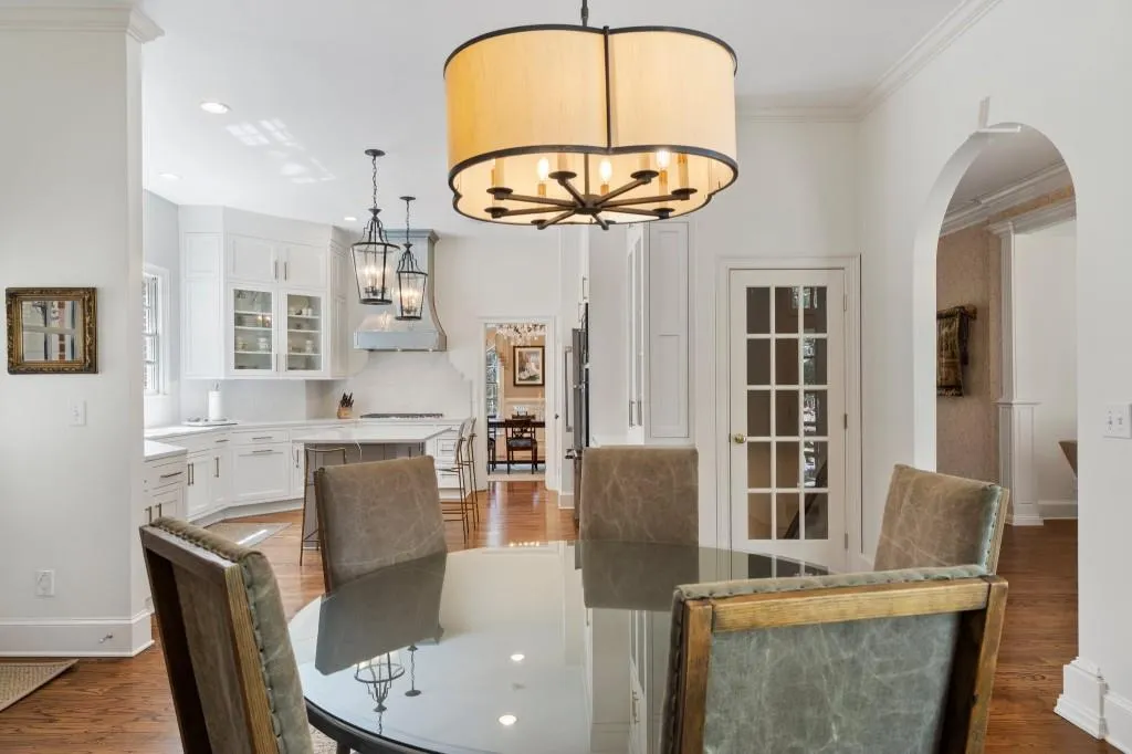 220 Sheridan Point Lane, Atlanta, Georgia 30342, 5 Bedrooms Bedrooms, ,5 BathroomsBathrooms,Residential,Sold,220 Sheridan Point Lane,7548366