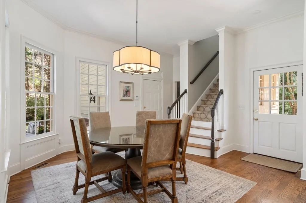 220 Sheridan Point Lane, Atlanta, Georgia 30342, 5 Bedrooms Bedrooms, ,5 BathroomsBathrooms,Residential,Sold,220 Sheridan Point Lane,7548366