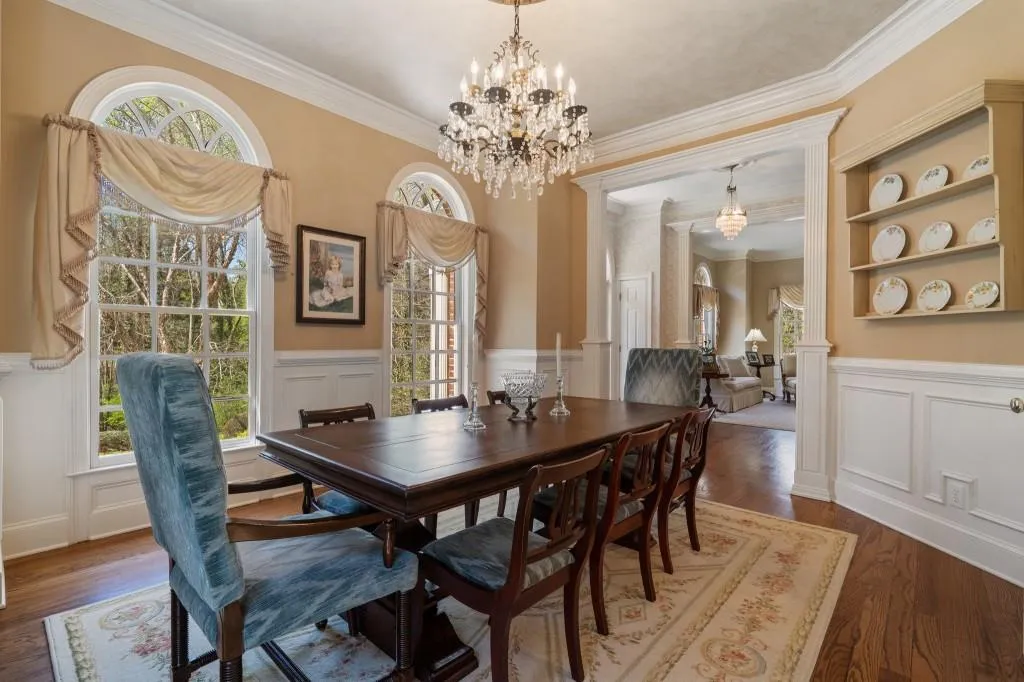 220 Sheridan Point Lane, Atlanta, Georgia 30342, 5 Bedrooms Bedrooms, ,5 BathroomsBathrooms,Residential,Sold,220 Sheridan Point Lane,7548366