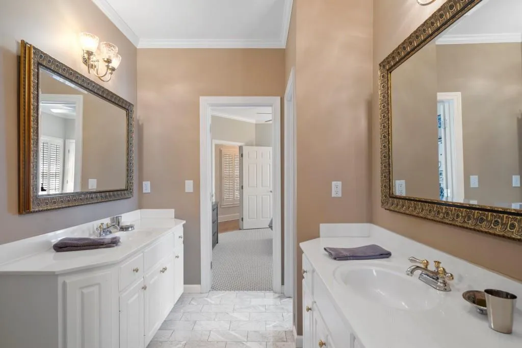 220 Sheridan Point Lane, Atlanta, Georgia 30342, 5 Bedrooms Bedrooms, ,5 BathroomsBathrooms,Residential,Sold,220 Sheridan Point Lane,7548366