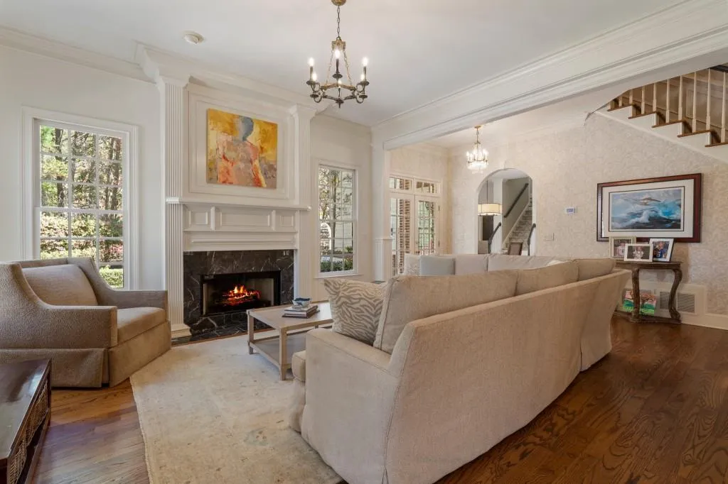 220 Sheridan Point Lane, Atlanta, Georgia 30342, 5 Bedrooms Bedrooms, ,5 BathroomsBathrooms,Residential,Sold,220 Sheridan Point Lane,7548366