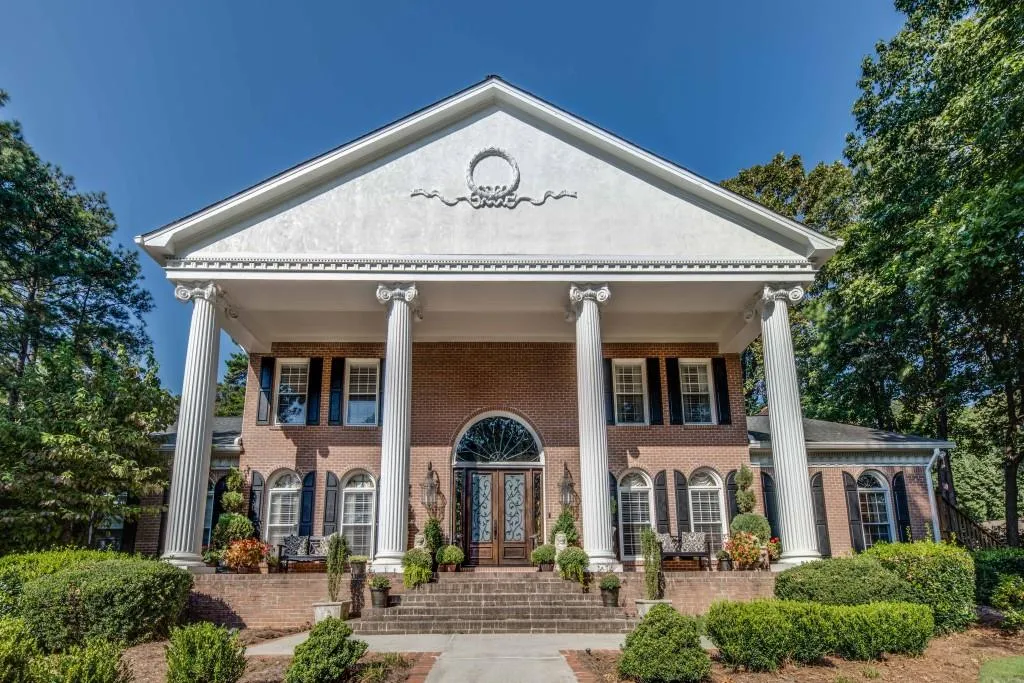 570 Valley Hall Drive, Atlanta, Georgia 30350, 6 Bedrooms Bedrooms, ,4 BathroomsBathrooms,Residential,Sold,570 Valley Hall Drive,5946579