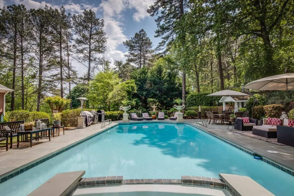 570 Valley Hall Drive, Atlanta, Georgia 30350, 6 Bedrooms Bedrooms, ,4 BathroomsBathrooms,Residential,Sold,570 Valley Hall Drive,5946579