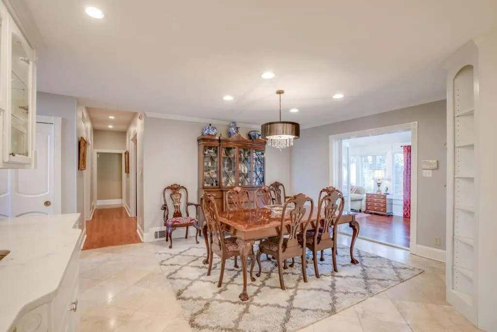 570 Valley Hall Drive, Atlanta, Georgia 30350, 6 Bedrooms Bedrooms, ,4 BathroomsBathrooms,Residential,Sold,570 Valley Hall Drive,5946579
