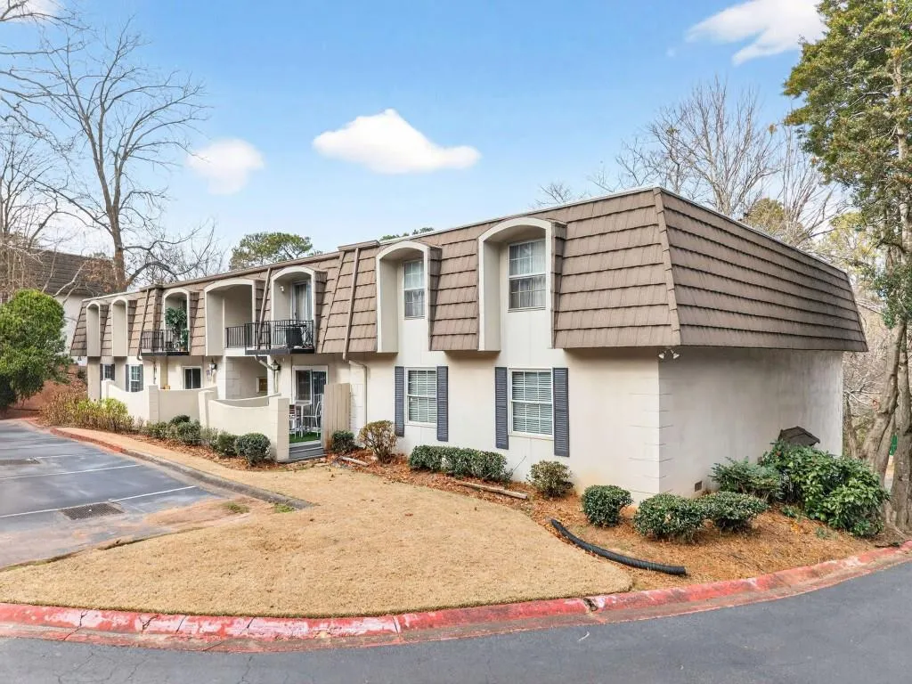 725 Dalrymple Road Ne Unit 5f, Sandy Springs, Georgia 30328, 2 Bedrooms Bedrooms, ,2 BathroomsBathrooms,Residential,Sold,725 Dalrymple Road Ne Unit 5f,7710619