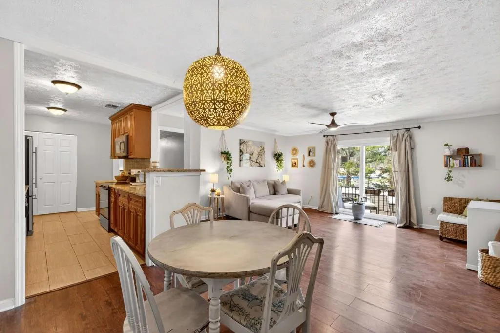 725 Dalrymple Road Ne Unit 5f, Sandy Springs, Georgia 30328, 2 Bedrooms Bedrooms, ,2 BathroomsBathrooms,Residential,Sold,725 Dalrymple Road Ne Unit 5f,7710619