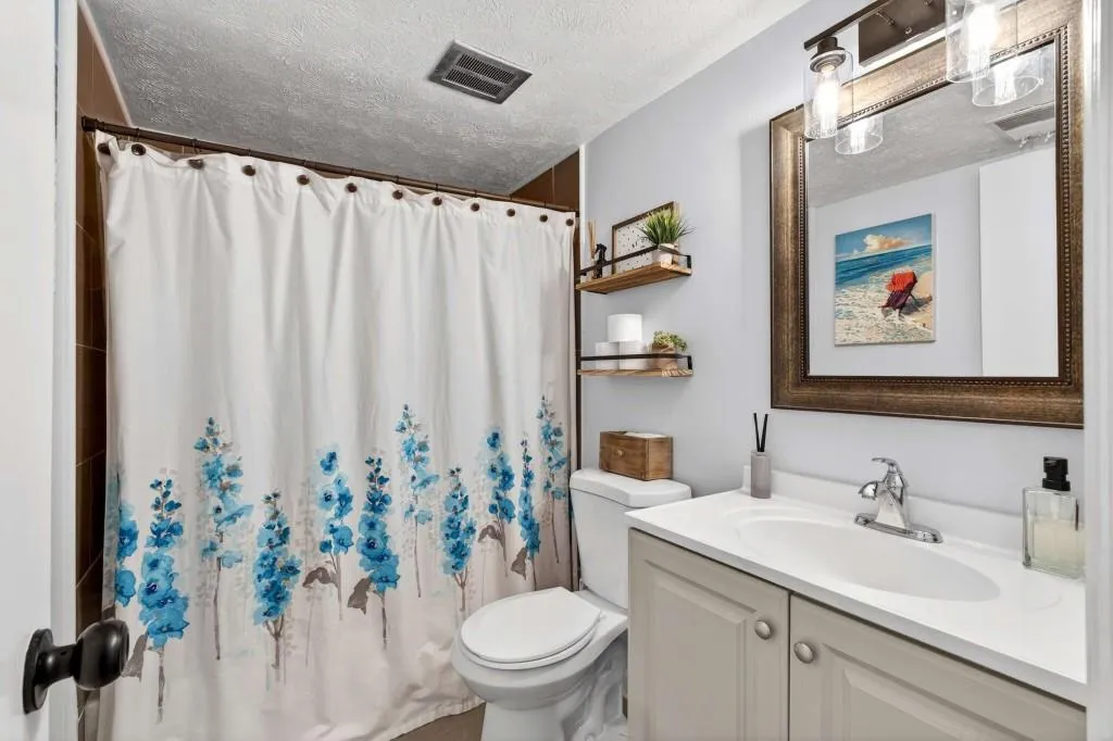 725 Dalrymple Road Ne Unit 5f, Sandy Springs, Georgia 30328, 2 Bedrooms Bedrooms, ,2 BathroomsBathrooms,Residential,Sold,725 Dalrymple Road Ne Unit 5f,7710619