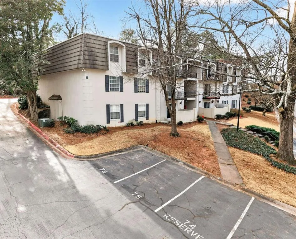 725 Dalrymple Road Ne Unit 5f, Sandy Springs, Georgia 30328, 2 Bedrooms Bedrooms, ,2 BathroomsBathrooms,Residential,Sold,725 Dalrymple Road Ne Unit 5f,7710619