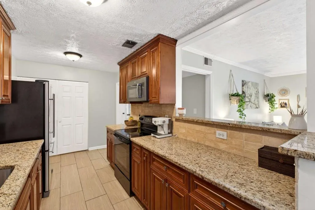 725 Dalrymple Road Ne Unit 5f, Sandy Springs, Georgia 30328, 2 Bedrooms Bedrooms, ,2 BathroomsBathrooms,Residential,Sold,725 Dalrymple Road Ne Unit 5f,7710619
