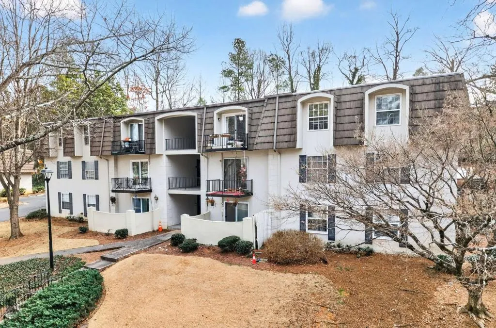 725 Dalrymple Road Ne Unit 5f, Sandy Springs, Georgia 30328, 2 Bedrooms Bedrooms, ,2 BathroomsBathrooms,Residential,Sold,725 Dalrymple Road Ne Unit 5f,7710619