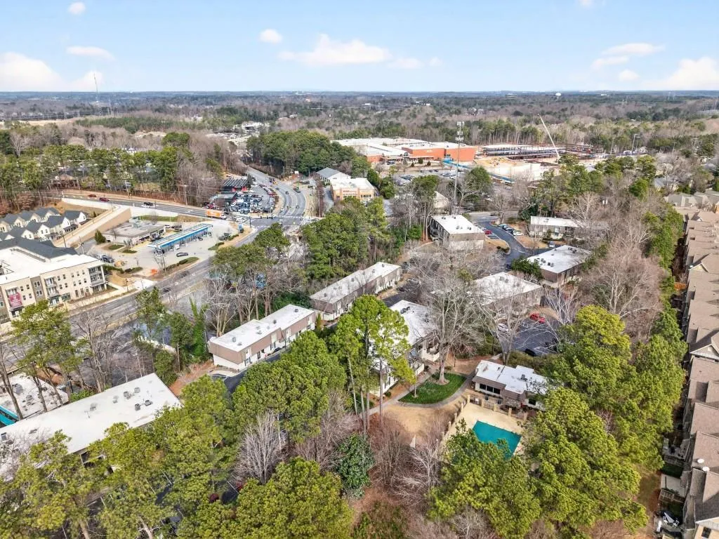 725 Dalrymple Road Ne Unit 5f, Sandy Springs, Georgia 30328, 2 Bedrooms Bedrooms, ,2 BathroomsBathrooms,Residential,Sold,725 Dalrymple Road Ne Unit 5f,7710619