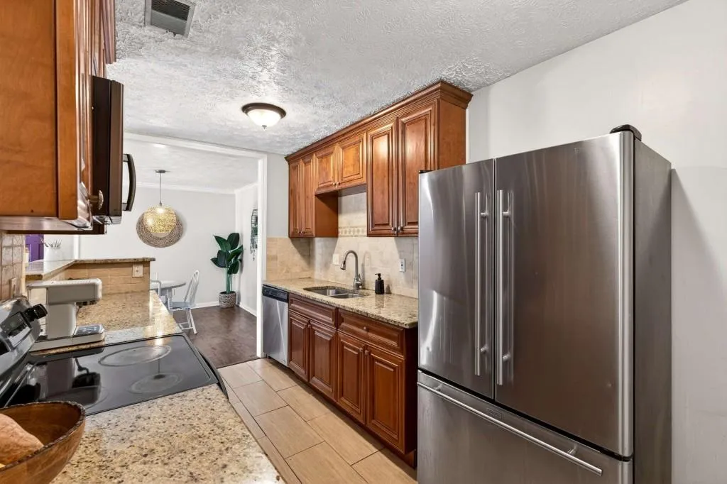 725 Dalrymple Road Ne Unit 5f, Sandy Springs, Georgia 30328, 2 Bedrooms Bedrooms, ,2 BathroomsBathrooms,Residential,Sold,725 Dalrymple Road Ne Unit 5f,7710619