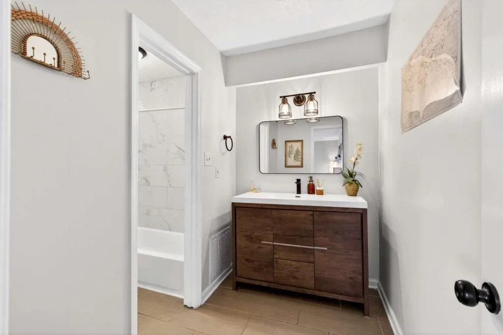 725 Dalrymple Road Ne Unit 5f, Sandy Springs, Georgia 30328, 2 Bedrooms Bedrooms, ,2 BathroomsBathrooms,Residential,Sold,725 Dalrymple Road Ne Unit 5f,7710619