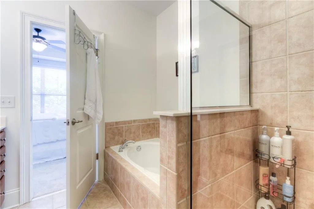 759 Berrydale Drive, Sandy Springs, Georgia 30328, 2 Bedrooms Bedrooms, ,2 BathroomsBathrooms,Residential,Sold,759 Berrydale Drive,6024462