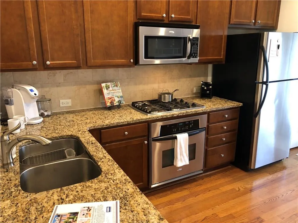 759 Berrydale Drive, Sandy Springs, Georgia 30328, 2 Bedrooms Bedrooms, ,2 BathroomsBathrooms,Residential,Sold,759 Berrydale Drive,6024462
