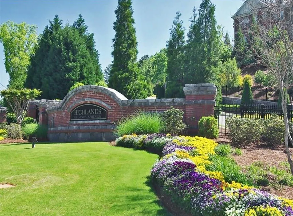 7525 Highland Bluff Unit 7525, Atlanta, Georgia 30328, 3 Bedrooms Bedrooms, ,3 BathroomsBathrooms,Residential,Sold,7525 Highland Bluff Unit 7525,6017037