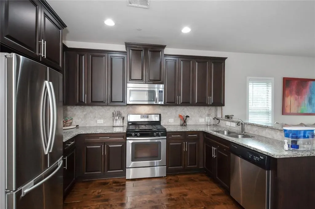 7525 Highland Bluff Unit 7525, Atlanta, Georgia 30328, 3 Bedrooms Bedrooms, ,3 BathroomsBathrooms,Residential,Sold,7525 Highland Bluff Unit 7525,6017037