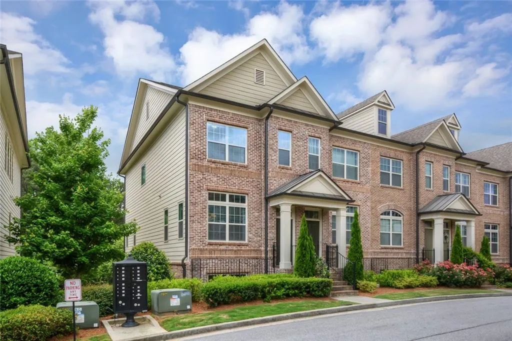 7525 Highland Bluff Unit 7525, Atlanta, Georgia 30328, 3 Bedrooms Bedrooms, ,3 BathroomsBathrooms,Residential,Sold,7525 Highland Bluff Unit 7525,6017037