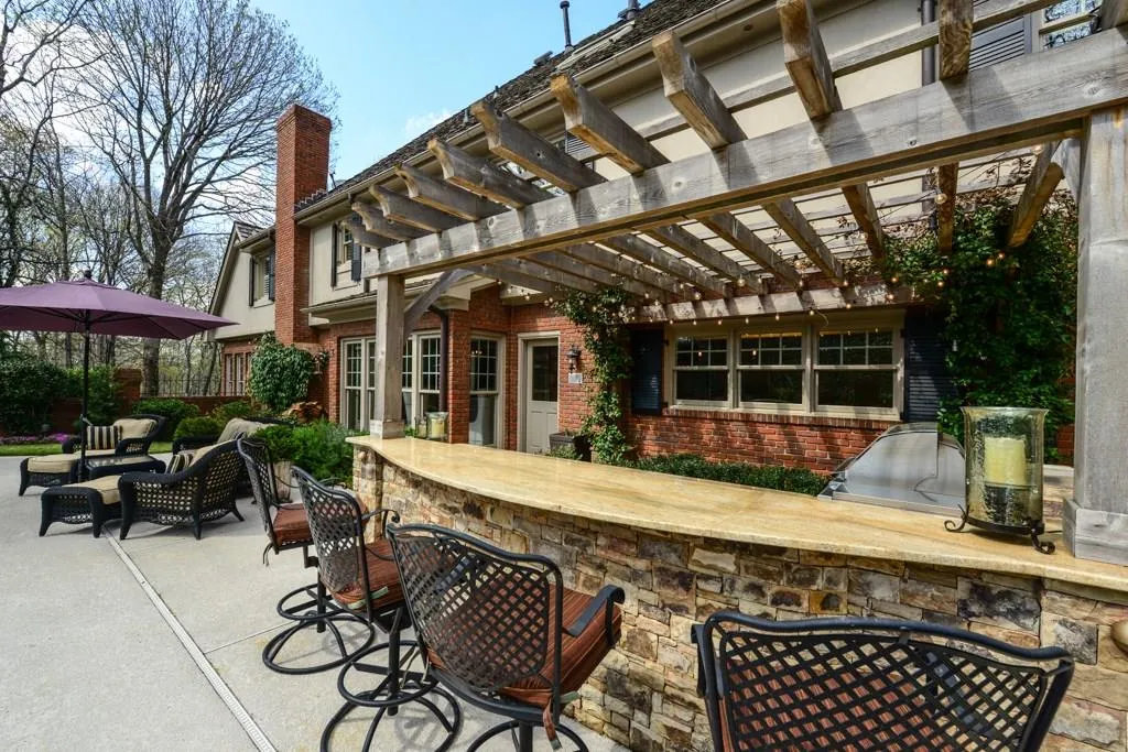 8240 Habersham Waters Road, Sandy Springs, Georgia 30350, 5 Bedrooms Bedrooms, ,7 BathroomsBathrooms,Residential,Sold,8240 Habersham Waters Road,5840683