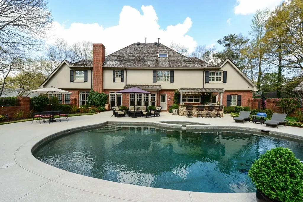 8240 Habersham Waters Road, Sandy Springs, Georgia 30350, 5 Bedrooms Bedrooms, ,7 BathroomsBathrooms,Residential,Sold,8240 Habersham Waters Road,5840683