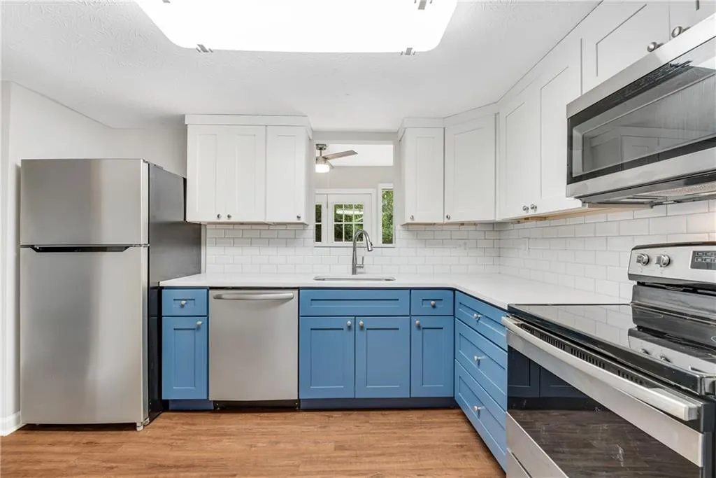 7750 Roswell Road Unit 3c, Atlanta, Georgia 30350, 3 Bedrooms Bedrooms, ,2 BathroomsBathrooms,Residential,Sold,7750 Roswell Road Unit 3c,7088763 7750 Roswell Road Unit 3c, Atlanta, Georgia 30350, 3 Bedrooms Bedrooms, ,2 BathroomsBathrooms,Residential,Sold,7750 Roswell Road Unit 3c,7088763