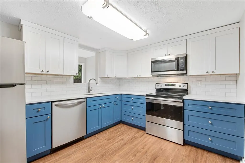 7750 Roswell Road Unit 3c, Atlanta, Georgia 30350, 3 Bedrooms Bedrooms, ,2 BathroomsBathrooms,Residential,Sold,7750 Roswell Road Unit 3c,7088763 7750 Roswell Road Unit 3c, Atlanta, Georgia 30350, 3 Bedrooms Bedrooms, ,2 BathroomsBathrooms,Residential,Sold,7750 Roswell Road Unit 3c,7088763