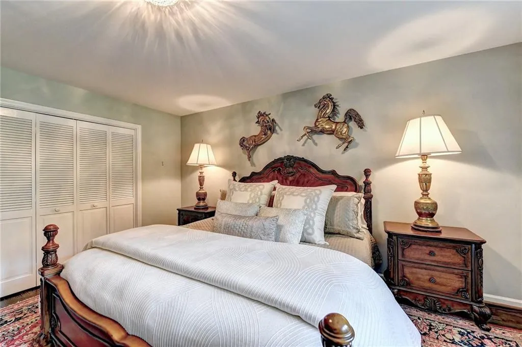 8020 River Circle, Sandy Springs, Georgia 30350, 5 Bedrooms Bedrooms, ,3 BathroomsBathrooms,Residential,Sold,8020 River Circle,6922668