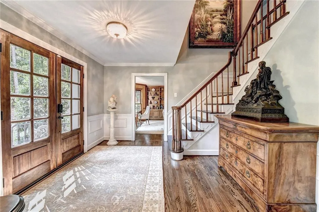 8020 River Circle, Sandy Springs, Georgia 30350, 5 Bedrooms Bedrooms, ,3 BathroomsBathrooms,Residential,Sold,8020 River Circle,6922668