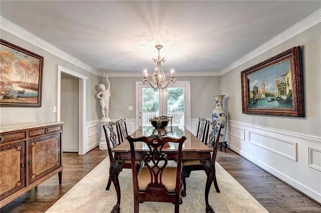 8020 River Circle, Sandy Springs, Georgia 30350, 5 Bedrooms Bedrooms, ,3 BathroomsBathrooms,Residential,Sold,8020 River Circle,6922668