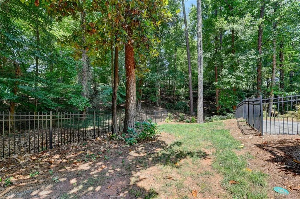 8020 River Circle, Sandy Springs, Georgia 30350, 5 Bedrooms Bedrooms, ,3 BathroomsBathrooms,Residential,Sold,8020 River Circle,6922668