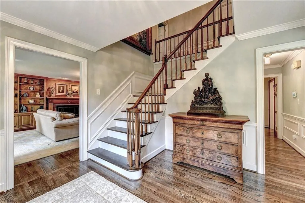 8020 River Circle, Sandy Springs, Georgia 30350, 5 Bedrooms Bedrooms, ,3 BathroomsBathrooms,Residential,Sold,8020 River Circle,6922668