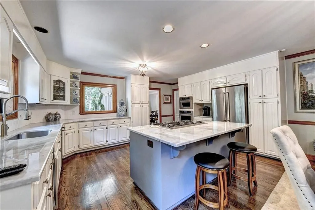 8020 River Circle, Sandy Springs, Georgia 30350, 5 Bedrooms Bedrooms, ,3 BathroomsBathrooms,Residential,Sold,8020 River Circle,6922668