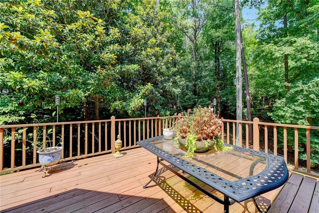 8020 River Circle, Sandy Springs, Georgia 30350, 5 Bedrooms Bedrooms, ,3 BathroomsBathrooms,Residential,Sold,8020 River Circle,6922668