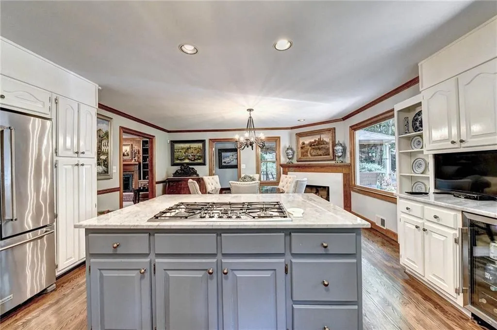 8020 River Circle, Sandy Springs, Georgia 30350, 5 Bedrooms Bedrooms, ,3 BathroomsBathrooms,Residential,Sold,8020 River Circle,6922668