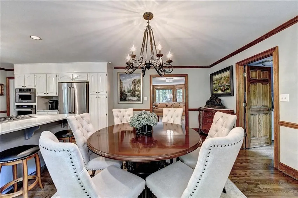 8020 River Circle, Sandy Springs, Georgia 30350, 5 Bedrooms Bedrooms, ,3 BathroomsBathrooms,Residential,Sold,8020 River Circle,6922668