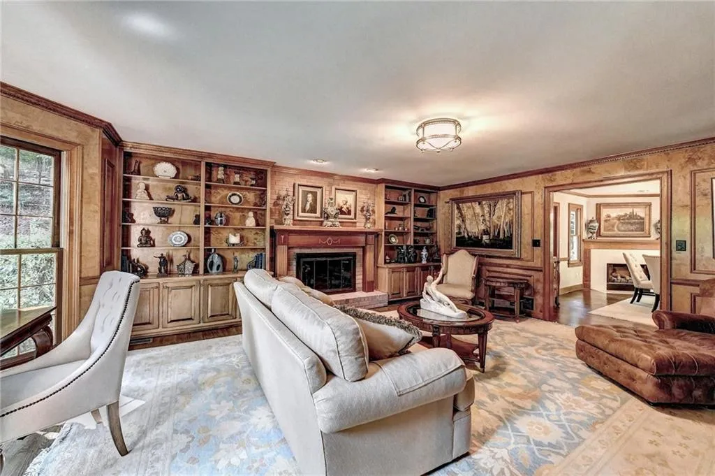 8020 River Circle, Sandy Springs, Georgia 30350, 5 Bedrooms Bedrooms, ,3 BathroomsBathrooms,Residential,Sold,8020 River Circle,6922668
