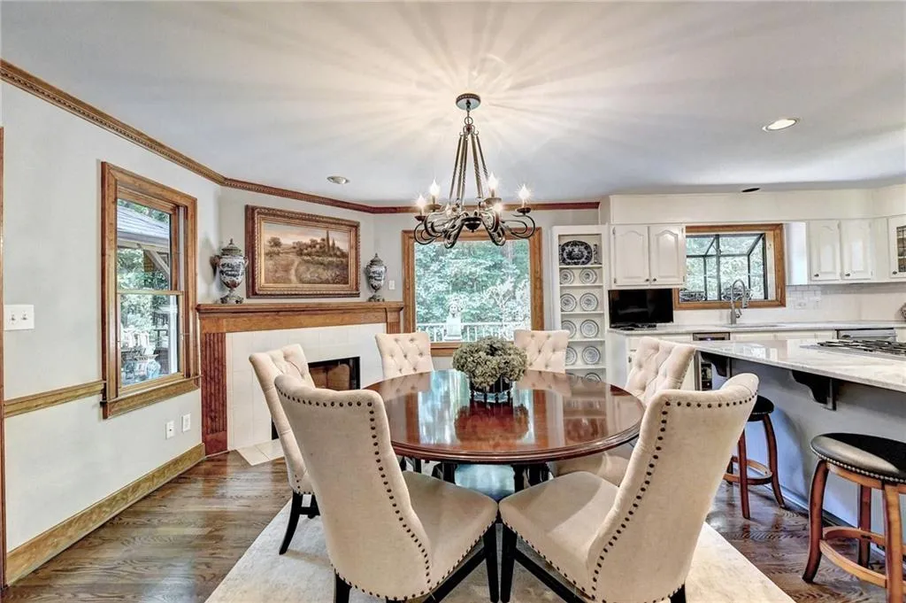 8020 River Circle, Sandy Springs, Georgia 30350, 5 Bedrooms Bedrooms, ,3 BathroomsBathrooms,Residential,Sold,8020 River Circle,6922668